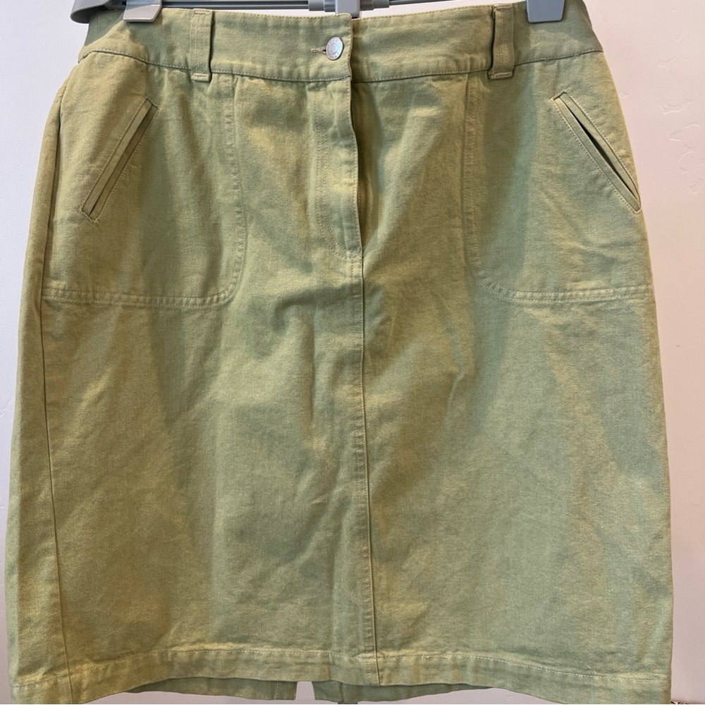 First Issue, a Liz Claiborne Co. Lt Green Pencil Skirt sz 14 Front Pockets ZipUp